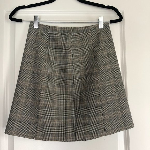 Babaton Modern Mini Skirt - Picture 2 of 4